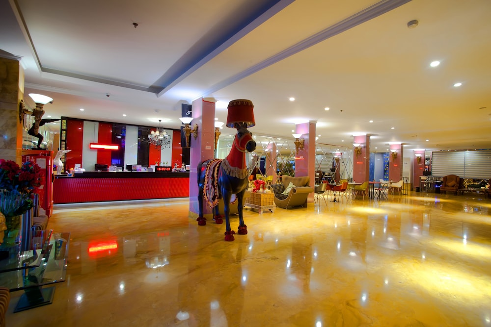 Swiss-Belcourt Makassar 31/36