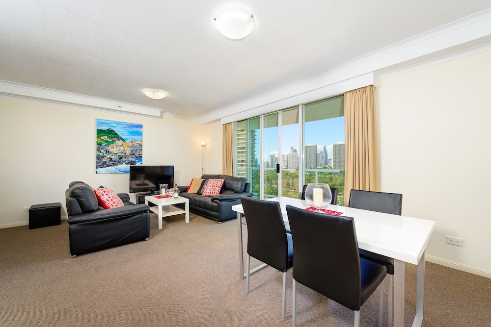 Crest Apartments 42/64