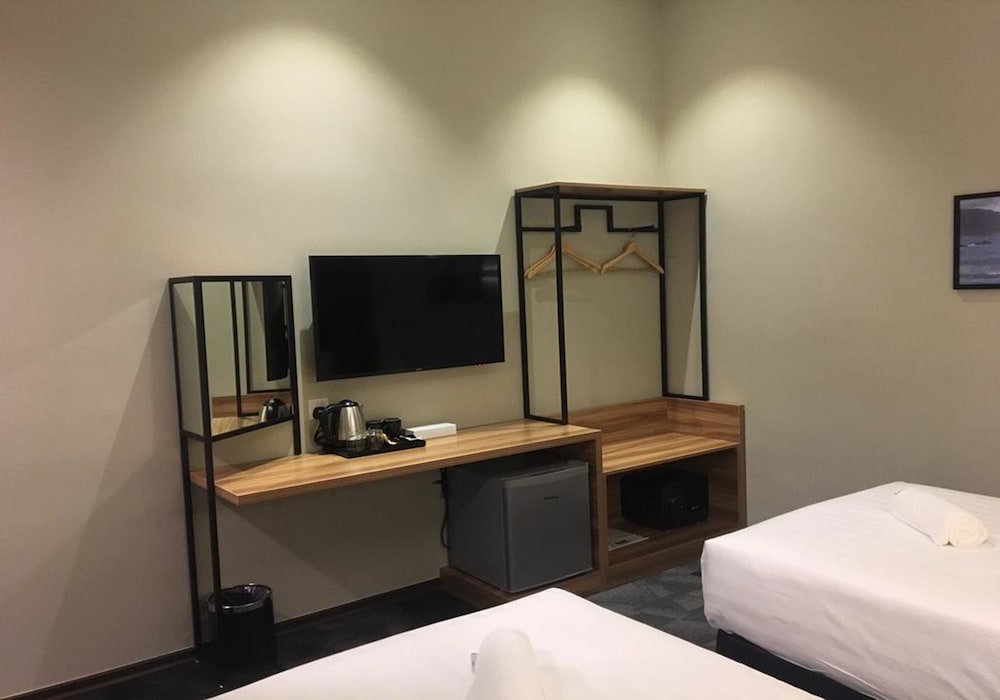 Prestigo Hotel 42/53