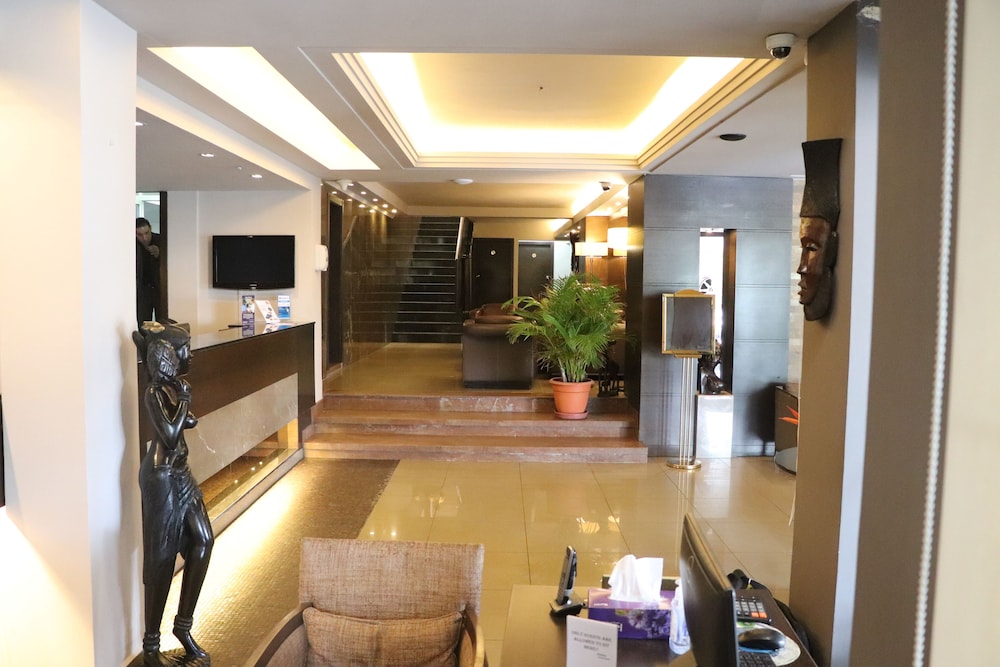 Mamba Point Hotel 3/42
