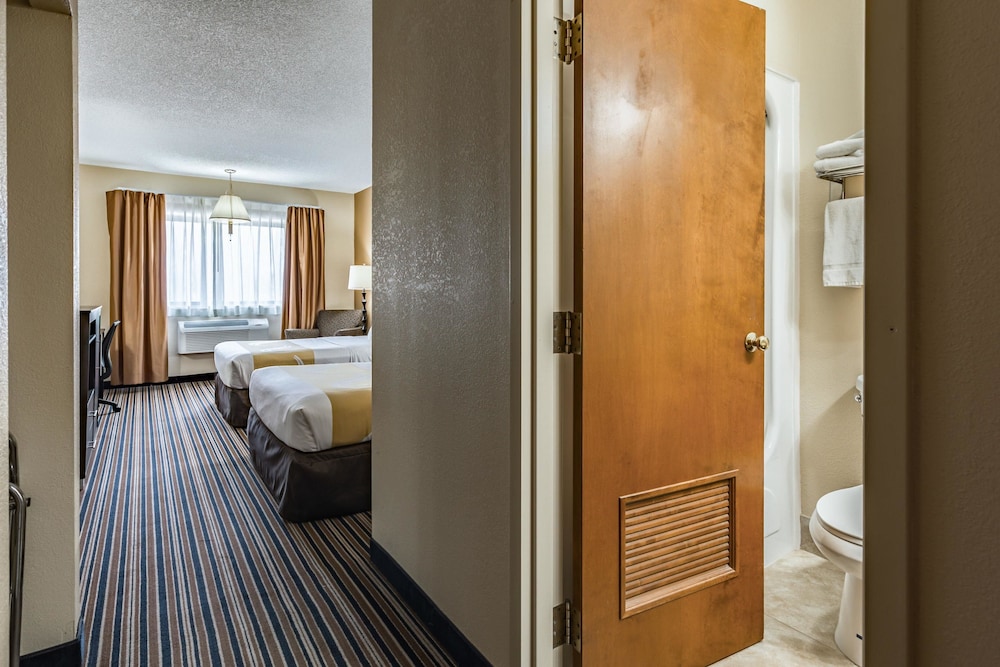 Quality Inn Schenectady - Albany 18/34