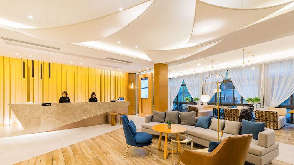 Suqian Development Avenue Atour Hotel 3/40