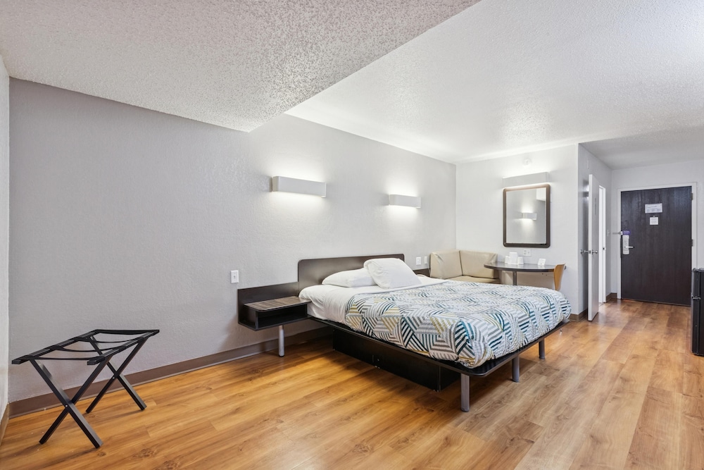 Motel6 Piscataway, NJ 32/63