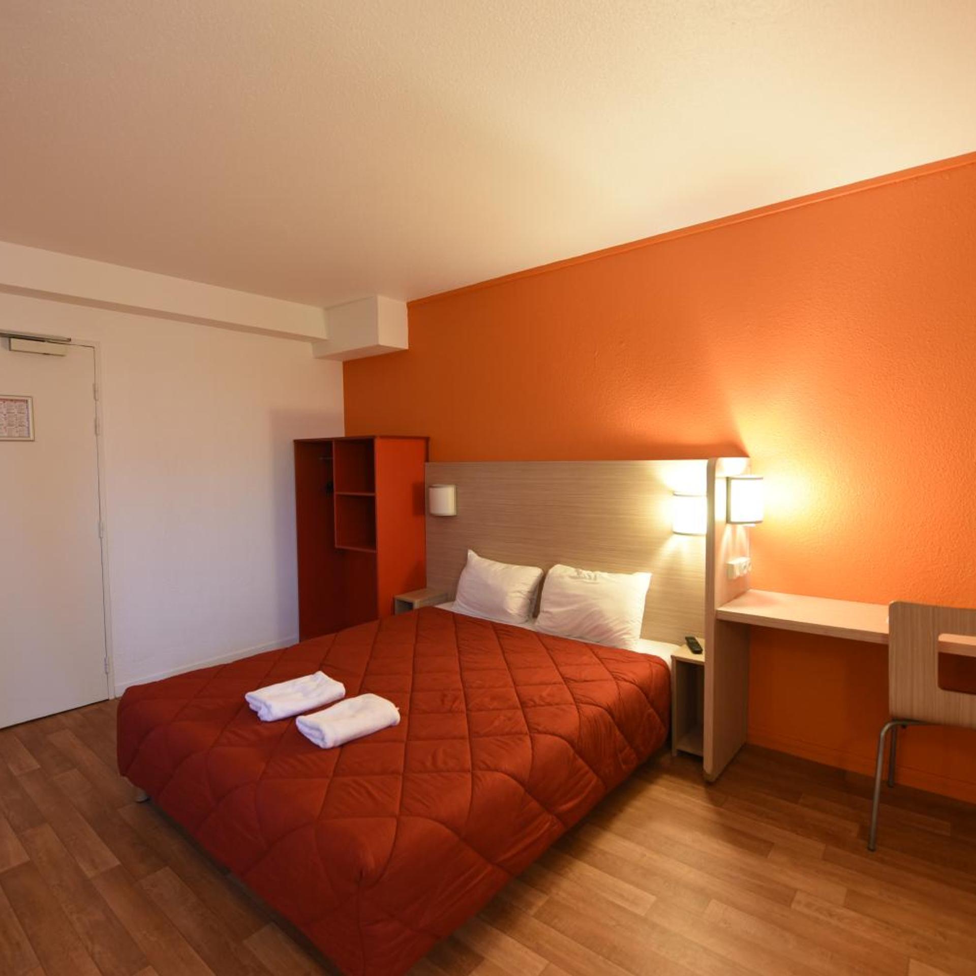 Room, Quadruple