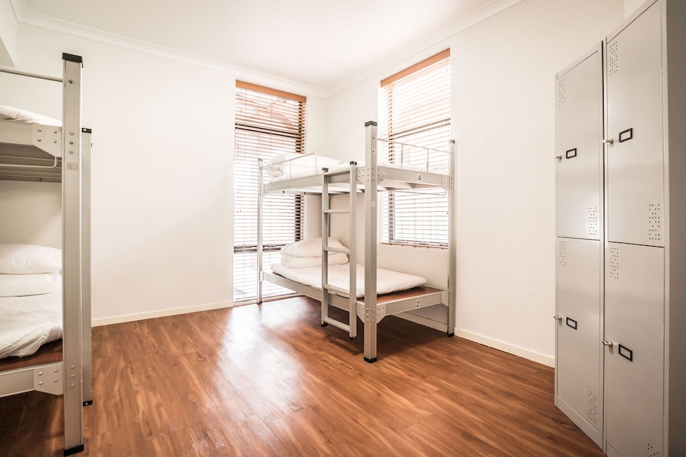 Downtown Backpackers Hostel 11/22