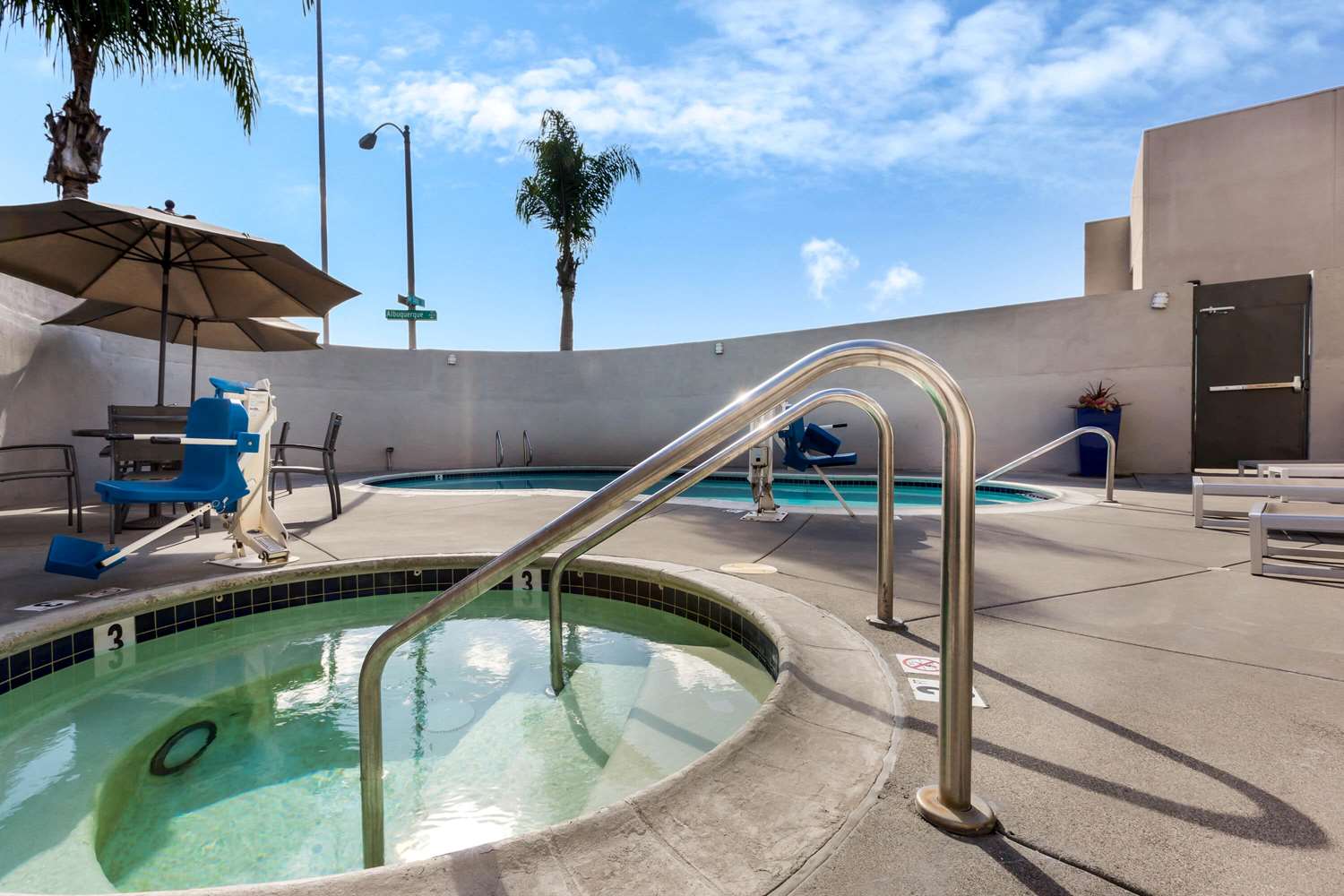 swimming pool spa