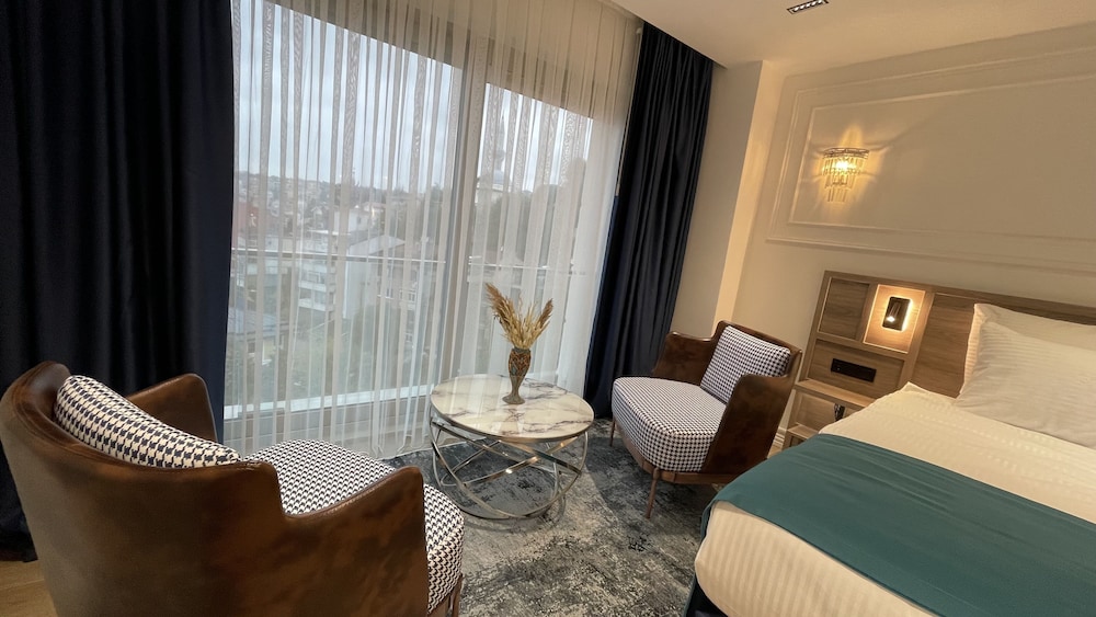 Mona Bosphorus 21/50