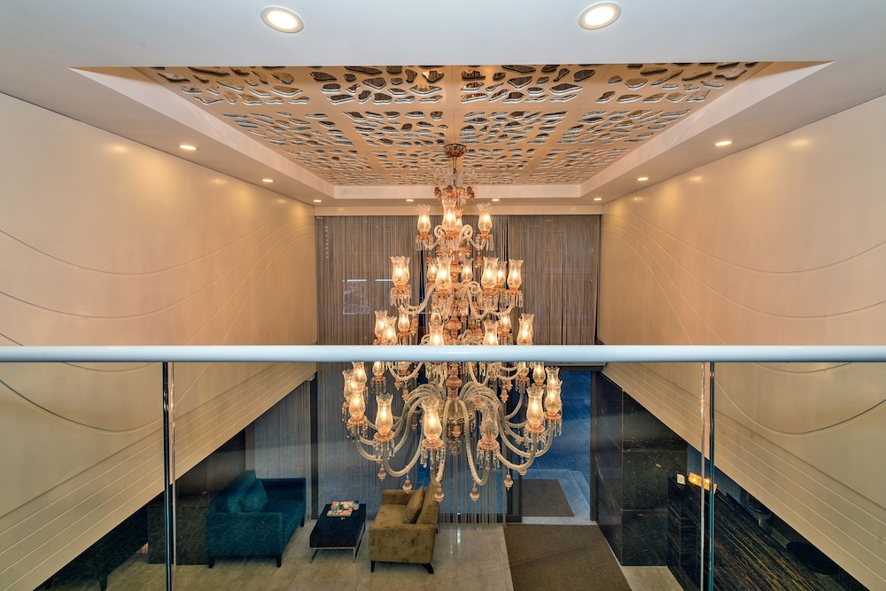 Bisetun Hotel 28/31