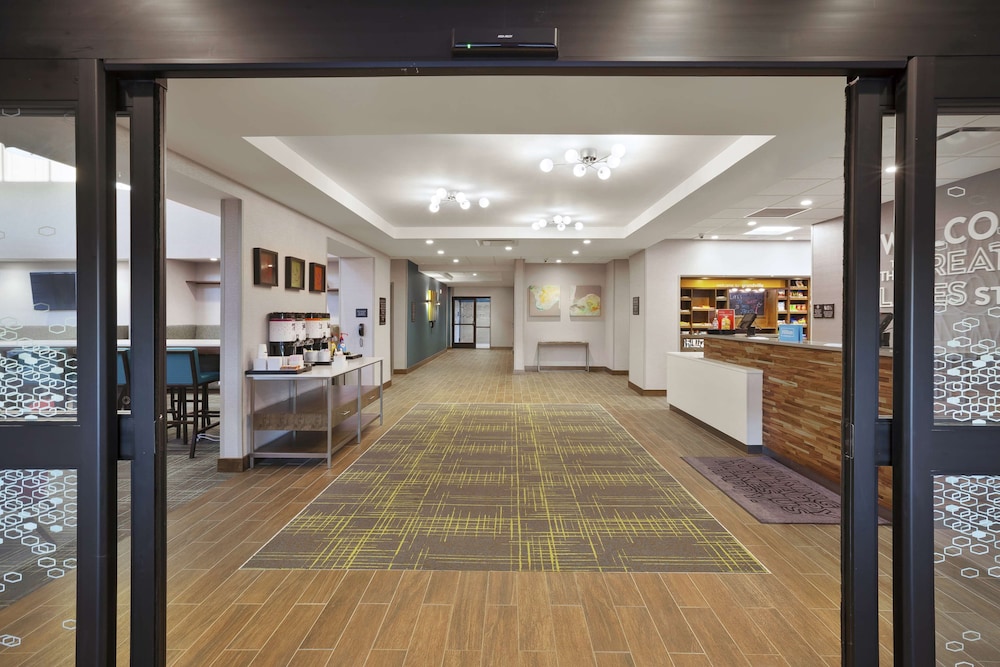 Hampton Inn & Suites Grandville Grand Rapids South 19/35