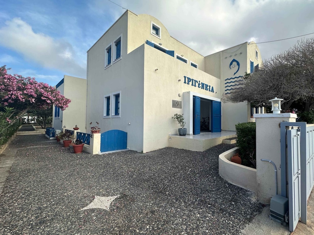 Irigeneia Hotel 61/71