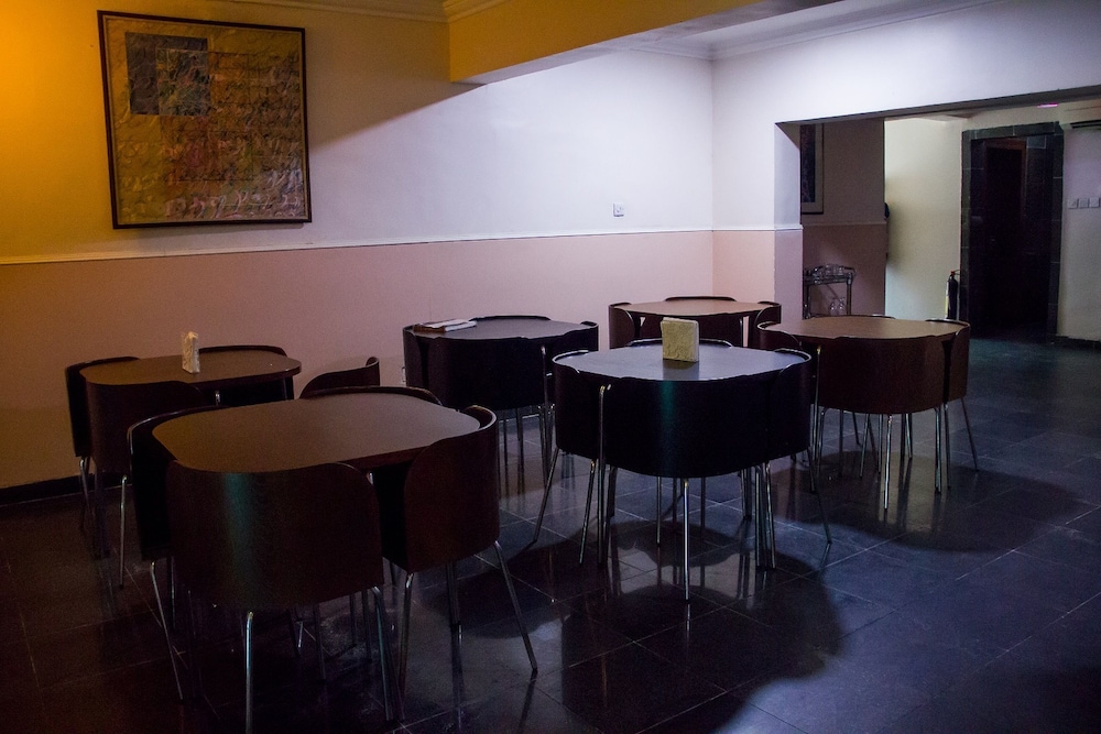 Island Heights Hotel 25/32