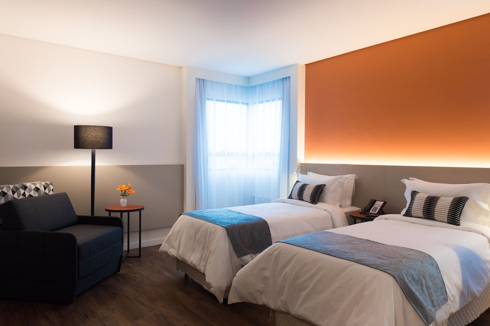 SUPERIOR, LUXURY, TWIN BEDS