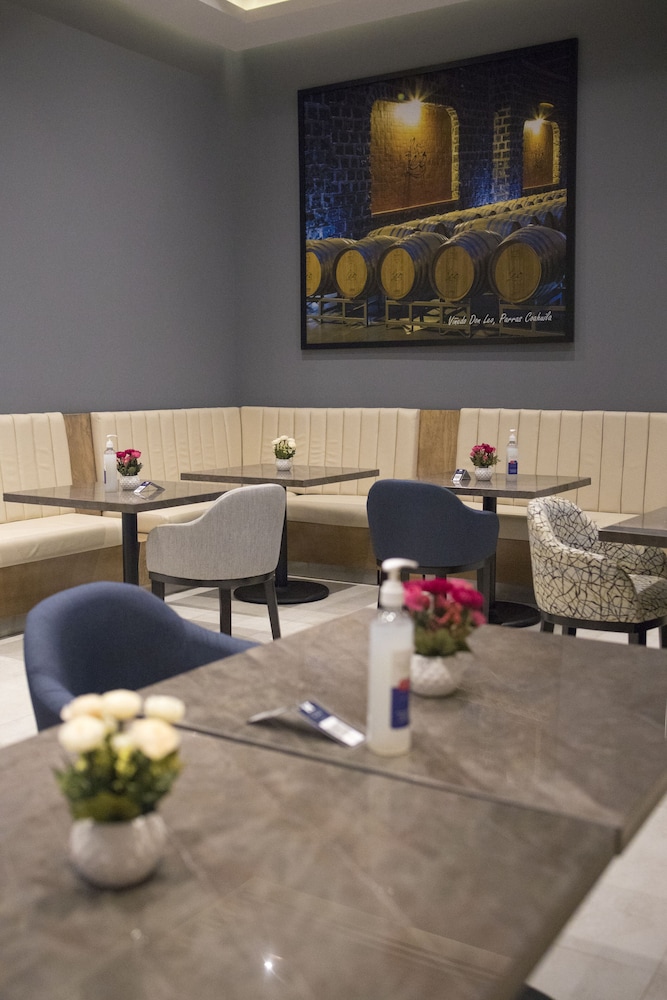 Hyatt Place Saltillo 28/33
