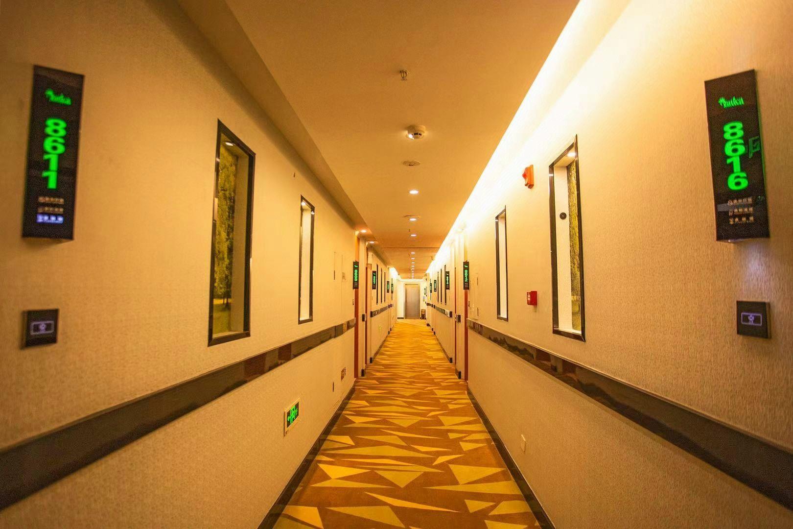 Vatica Jieshou City New Passenger Transport Center Hotel 27/29