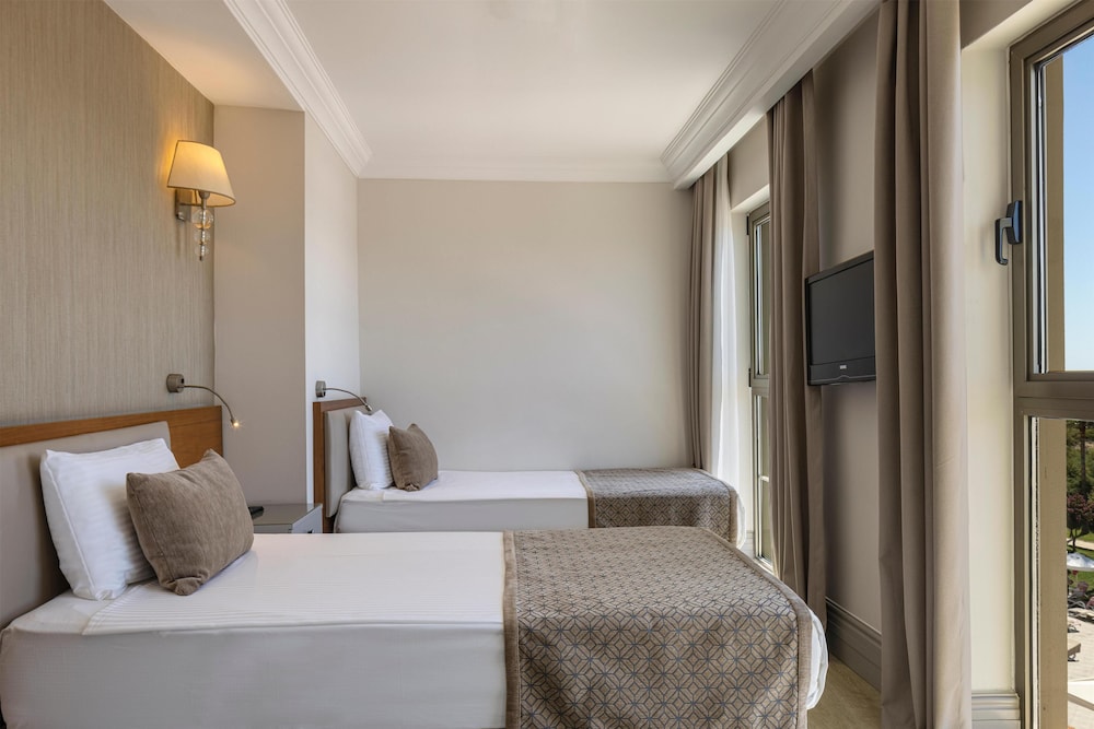 Side Star Resort 16/50