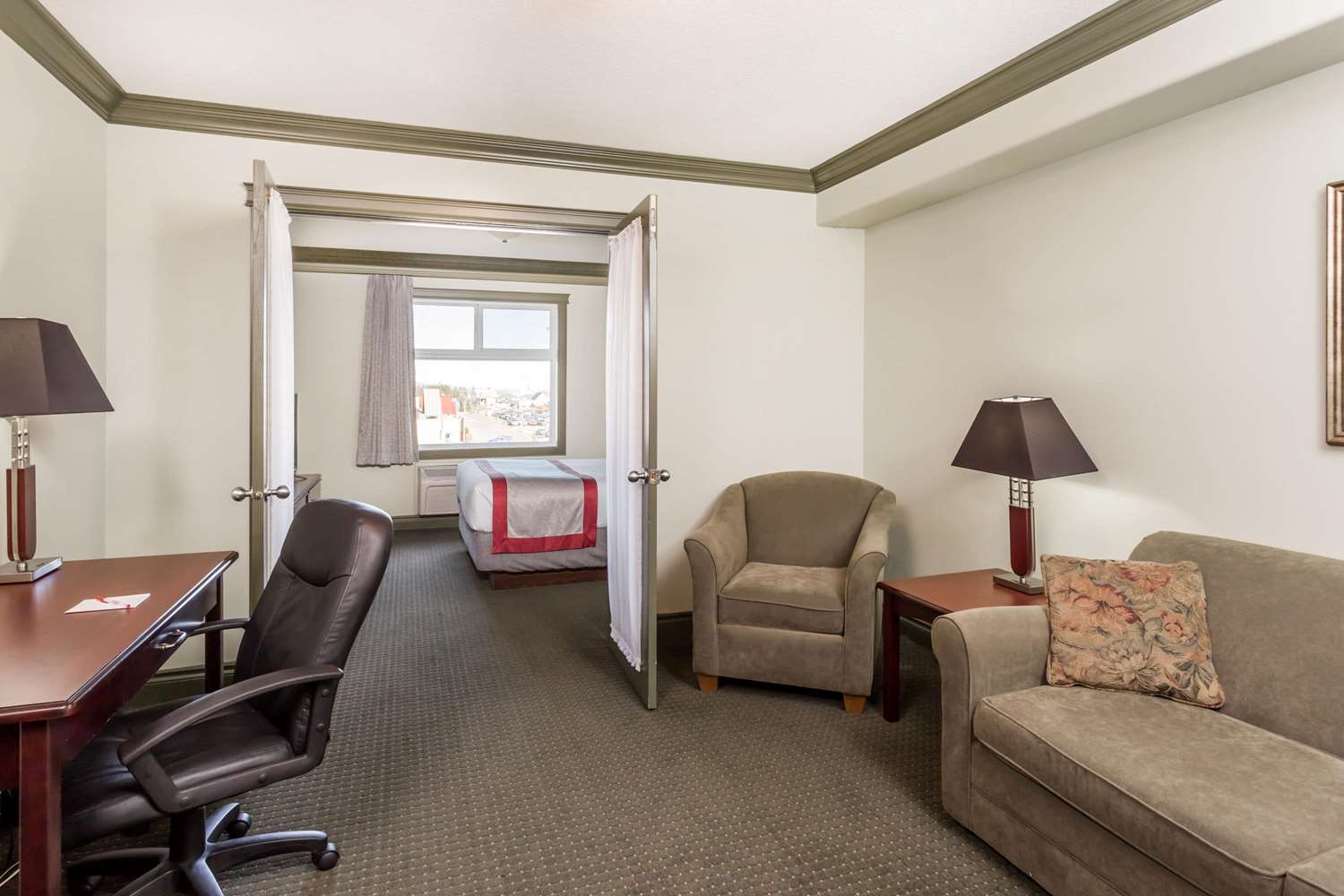 Ramada By Wyndham Hinton 20/32