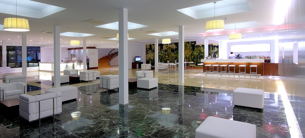 Las Gaviotas Suites Hotel 4/59