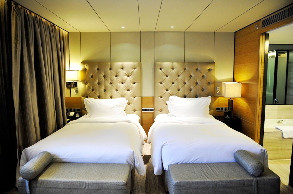 Enlux Hotel (Baotu Quanquan City Plaza) 9/59