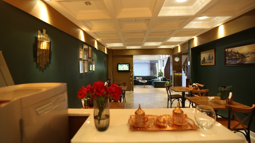 Senyor Garden Hotel 44/50