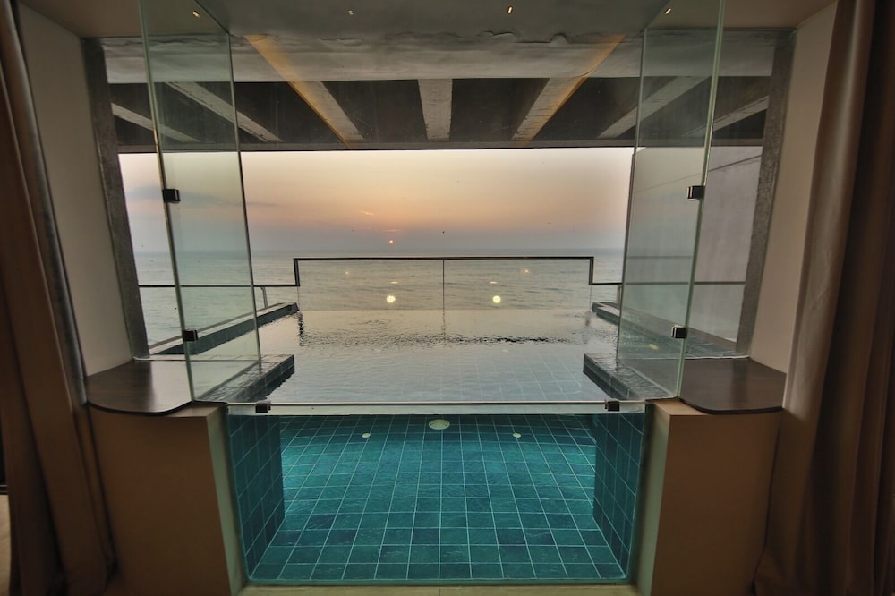 Pledgescape Negombo 28/50