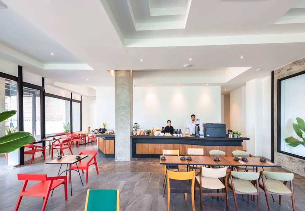 S2 Modern Boutique Hotel 40/50