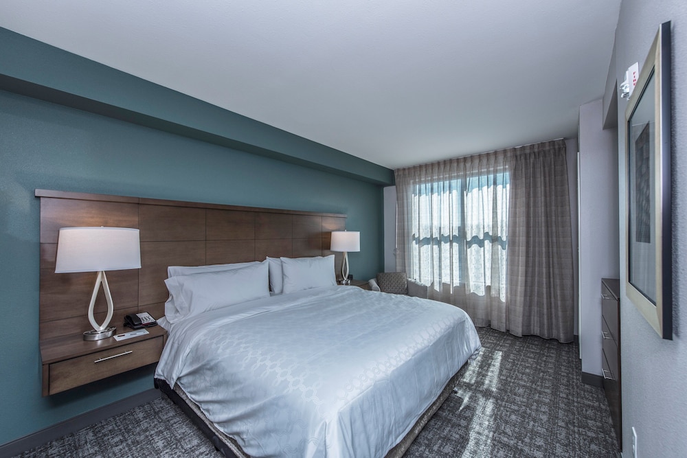 STAYBRIDGE SUITES CHARLESTON - MOUNT PLEASANT 22/60