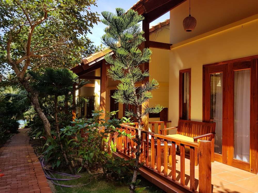 Free Beach Resort 9/50