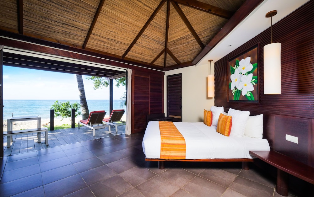 Bungalow, King Bed, Beach Side