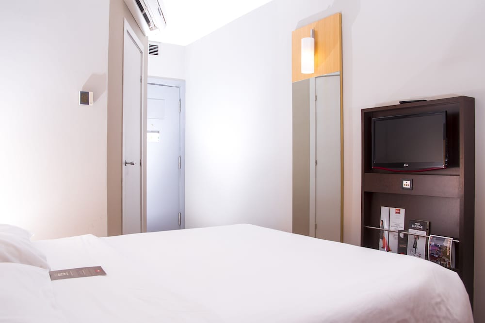 Ibis Asuncion 15/69