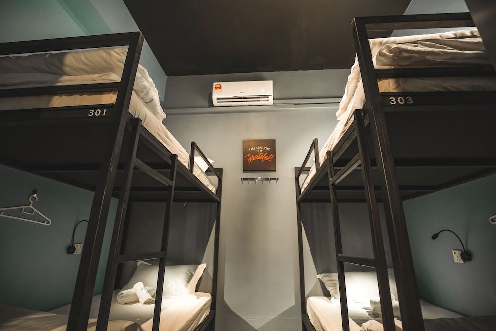 Vibrant Hostel 33/50