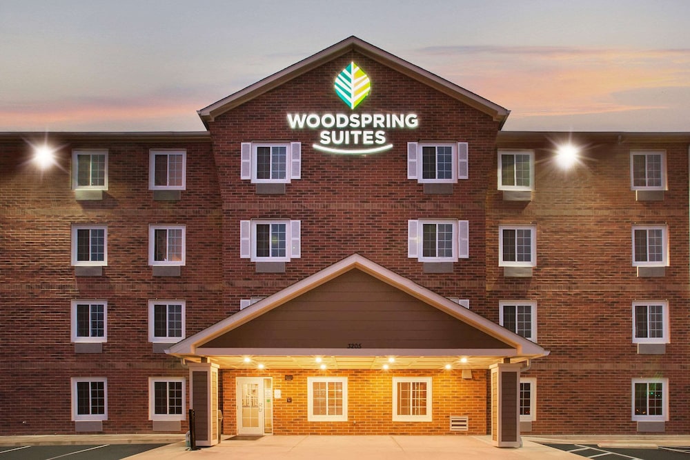 WoodSpring Suites Columbus Urbancrest 1/16