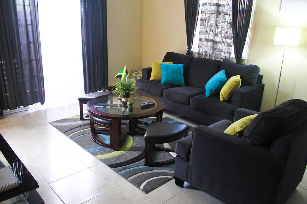 Eclipse Suite Guest Apartments 55/77