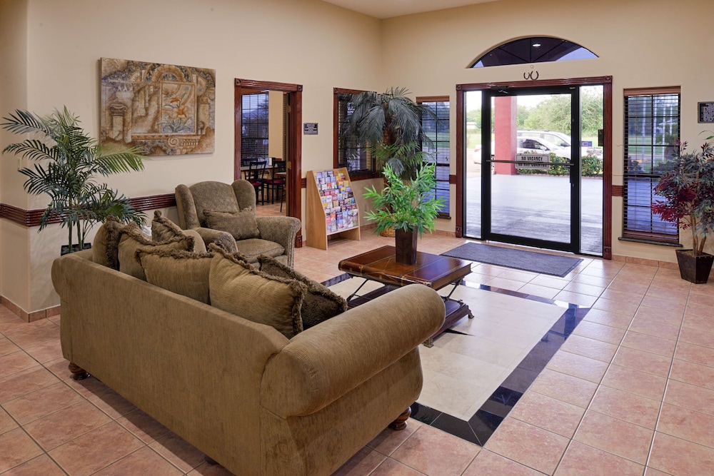 Americas Best Value Inn And Suites San Benito 26/37