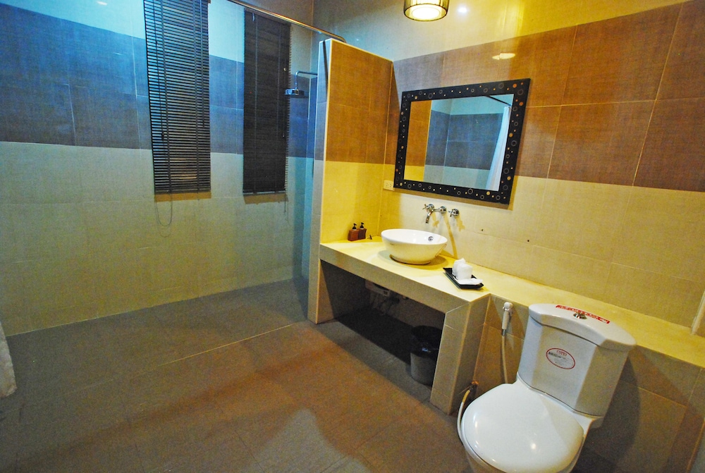 Bansaithong Beach Resort 24/52