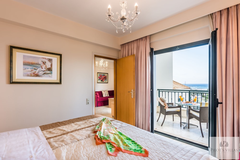 Pilots Villas Luxury Suites 8/48