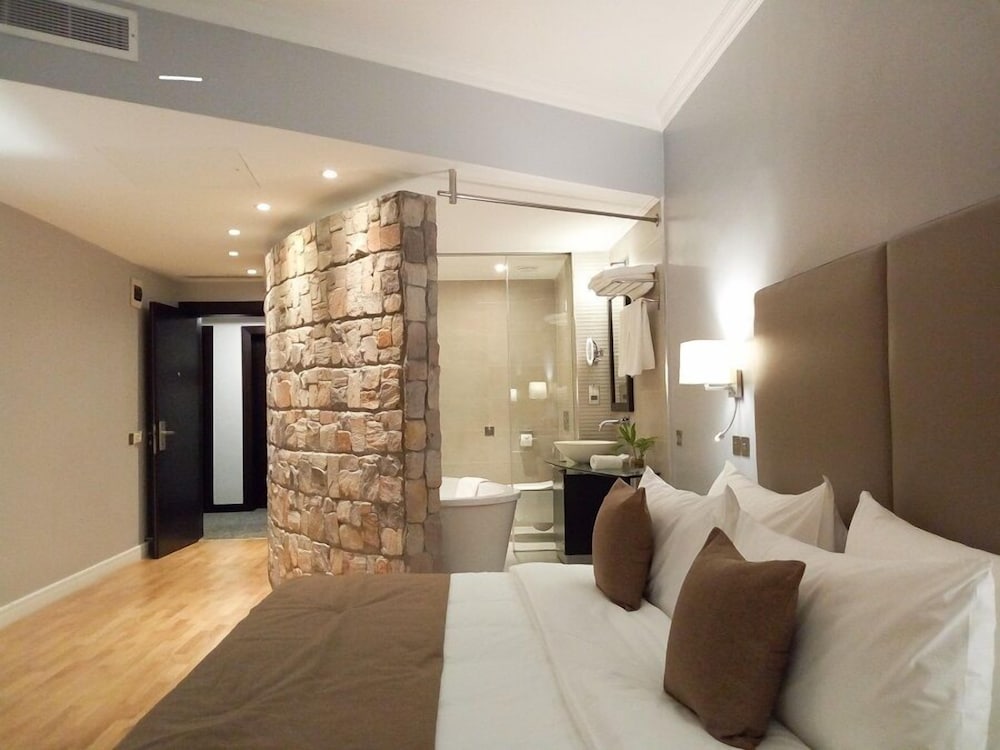 Leola Hotel Lkeja 14/47