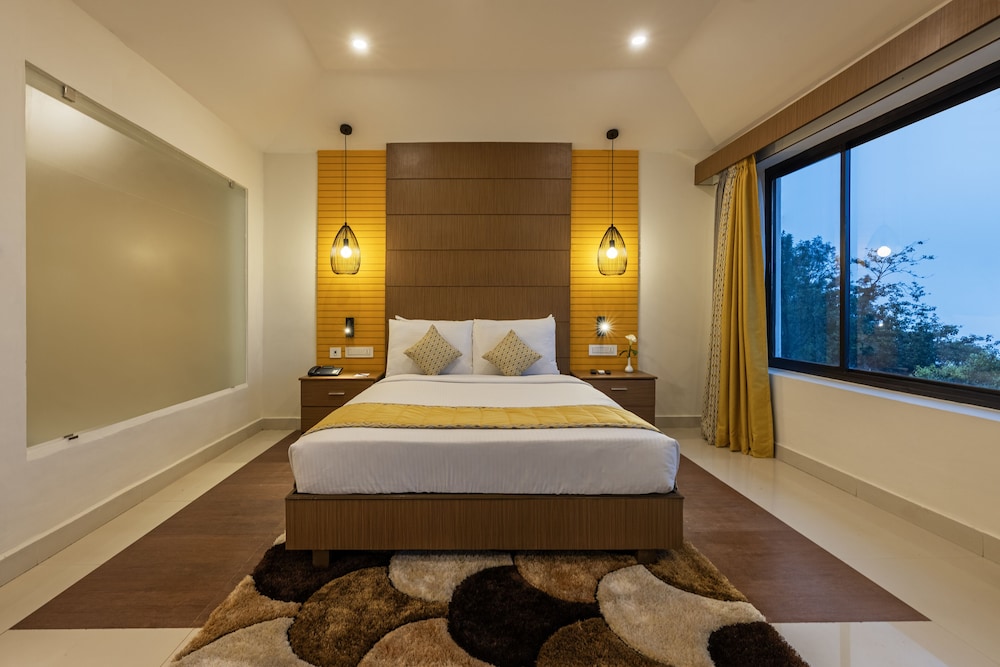 2 BEDROOMS, FAMILY SUITE