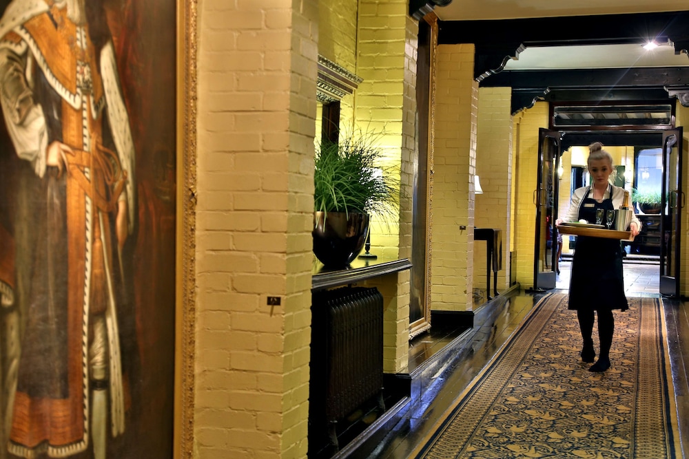 The Bull Hotel, Sure Hotel Collection by Best Western 7/49