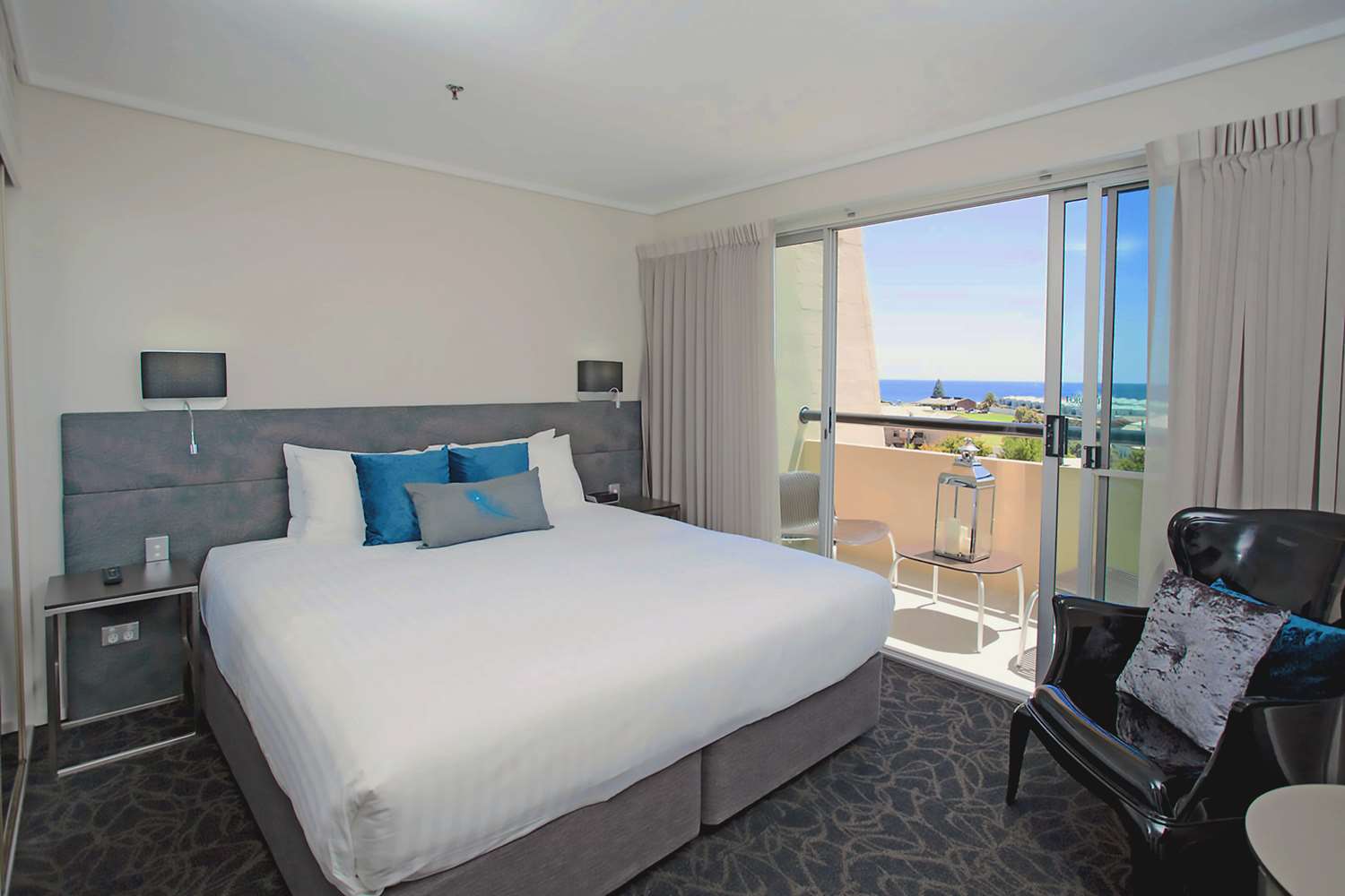 Apartment, Queen Bed, Sofa, Living Area, Jetted Tub, Balcony, Kitchenette