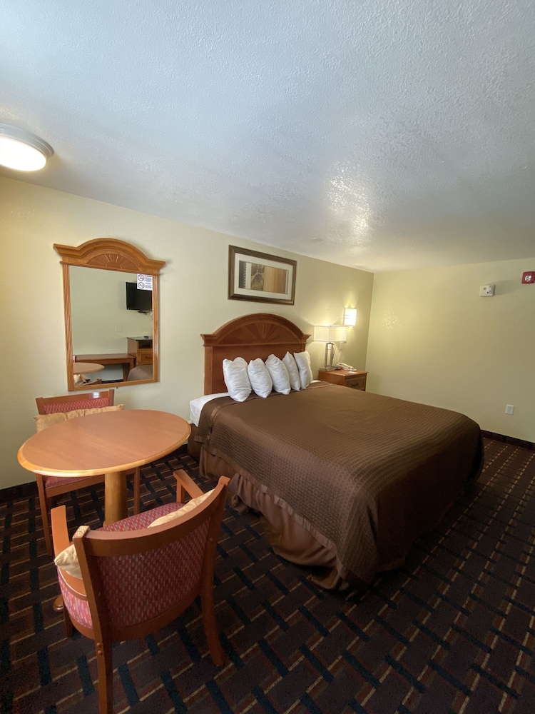 Knights Inn Punta Gorda 25/38