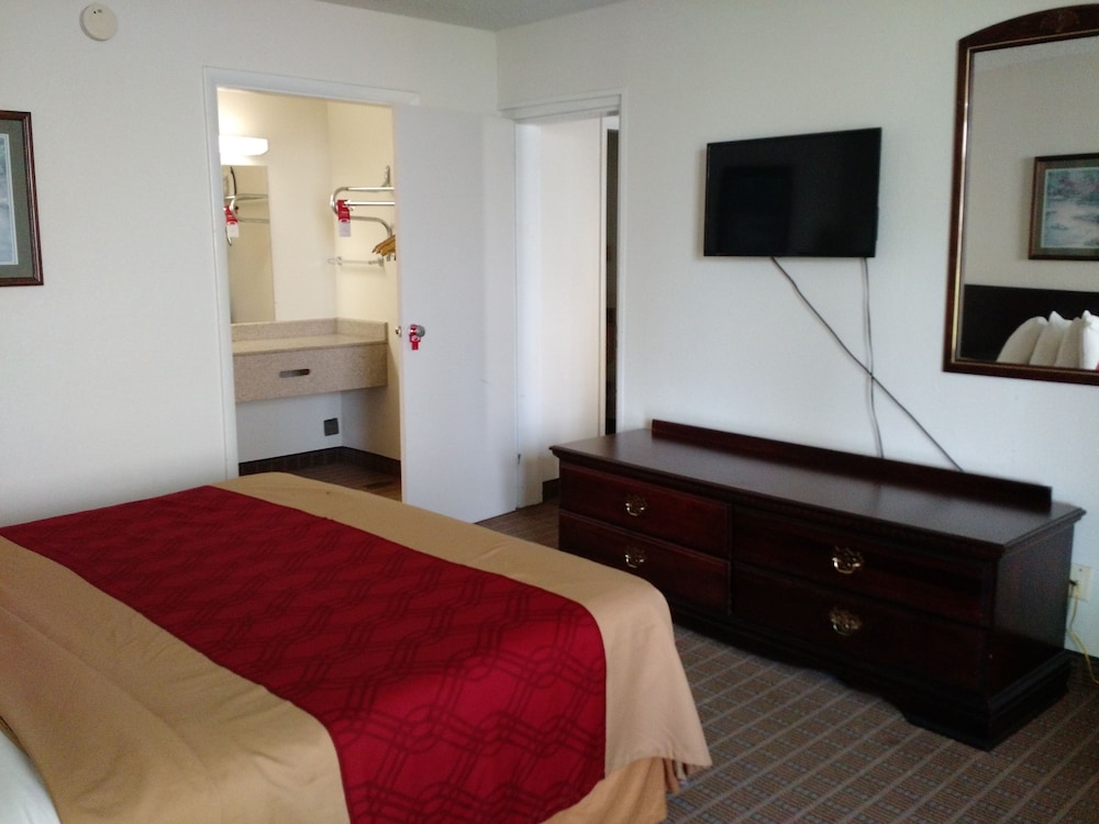Econo Lodge Thomasville 32/64