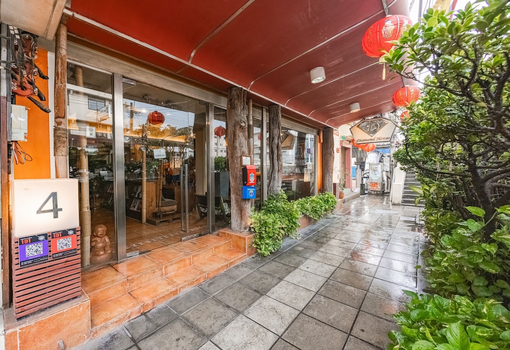 Collection O Diamond House Khaosan 11/66