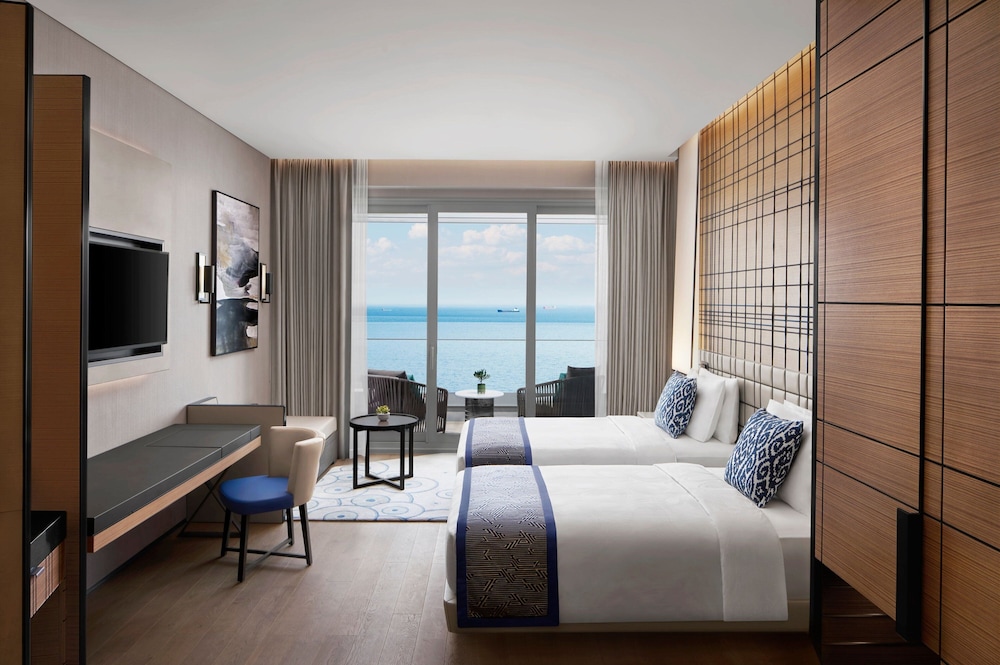 GUEST ROOM, DELUXE, TWIN BEDS, SEA VIEW, BALCONY