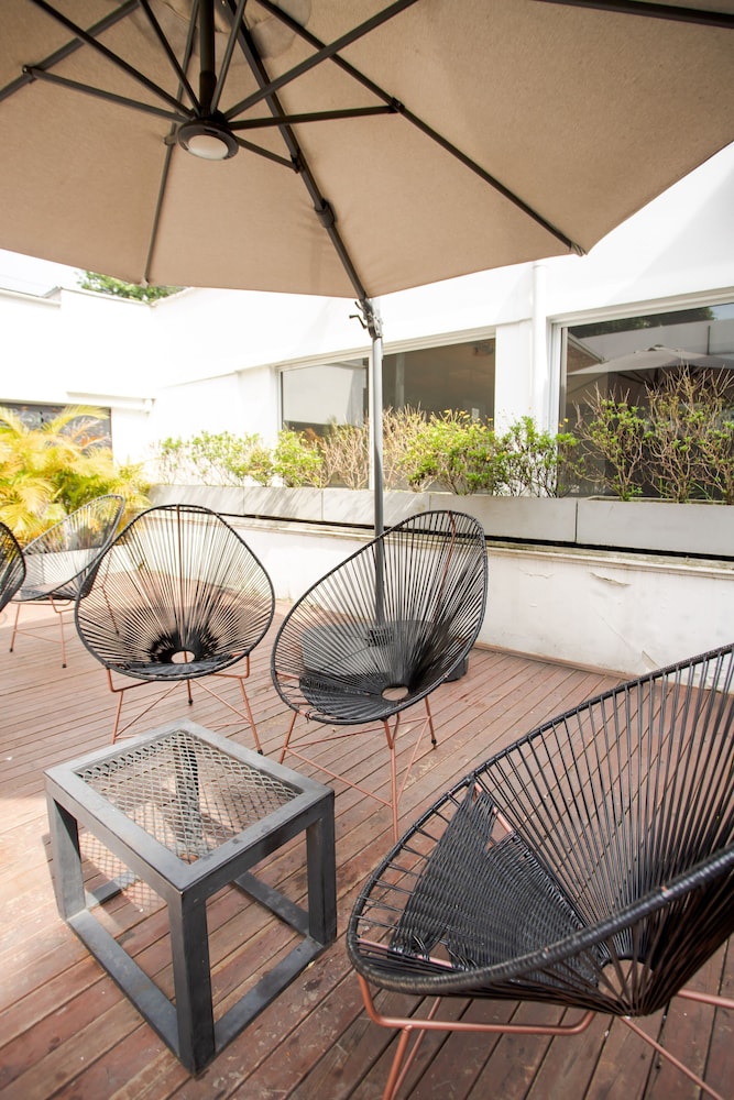 Medellin Vibes Hostel 53/70