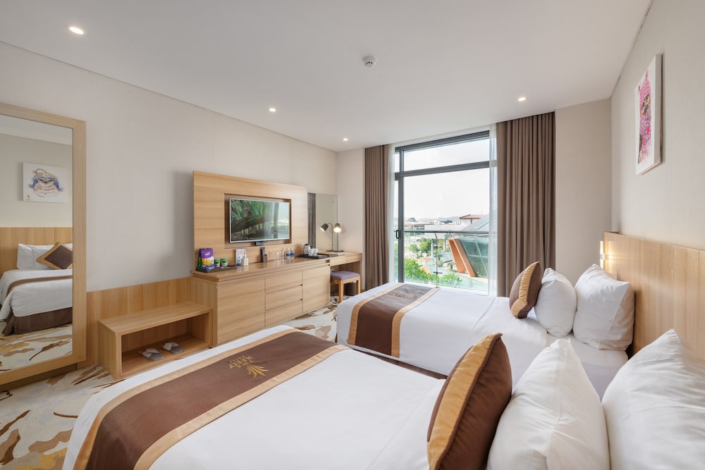 The Reed Hotel 13/50