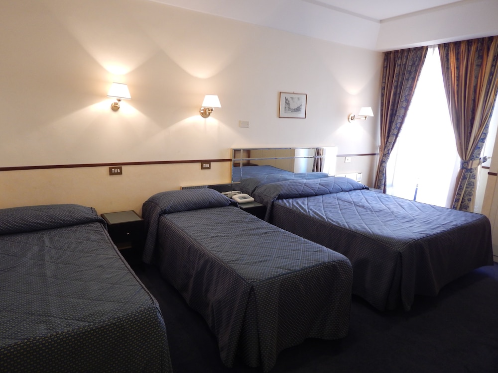 Hotel Garda Roma 12/60