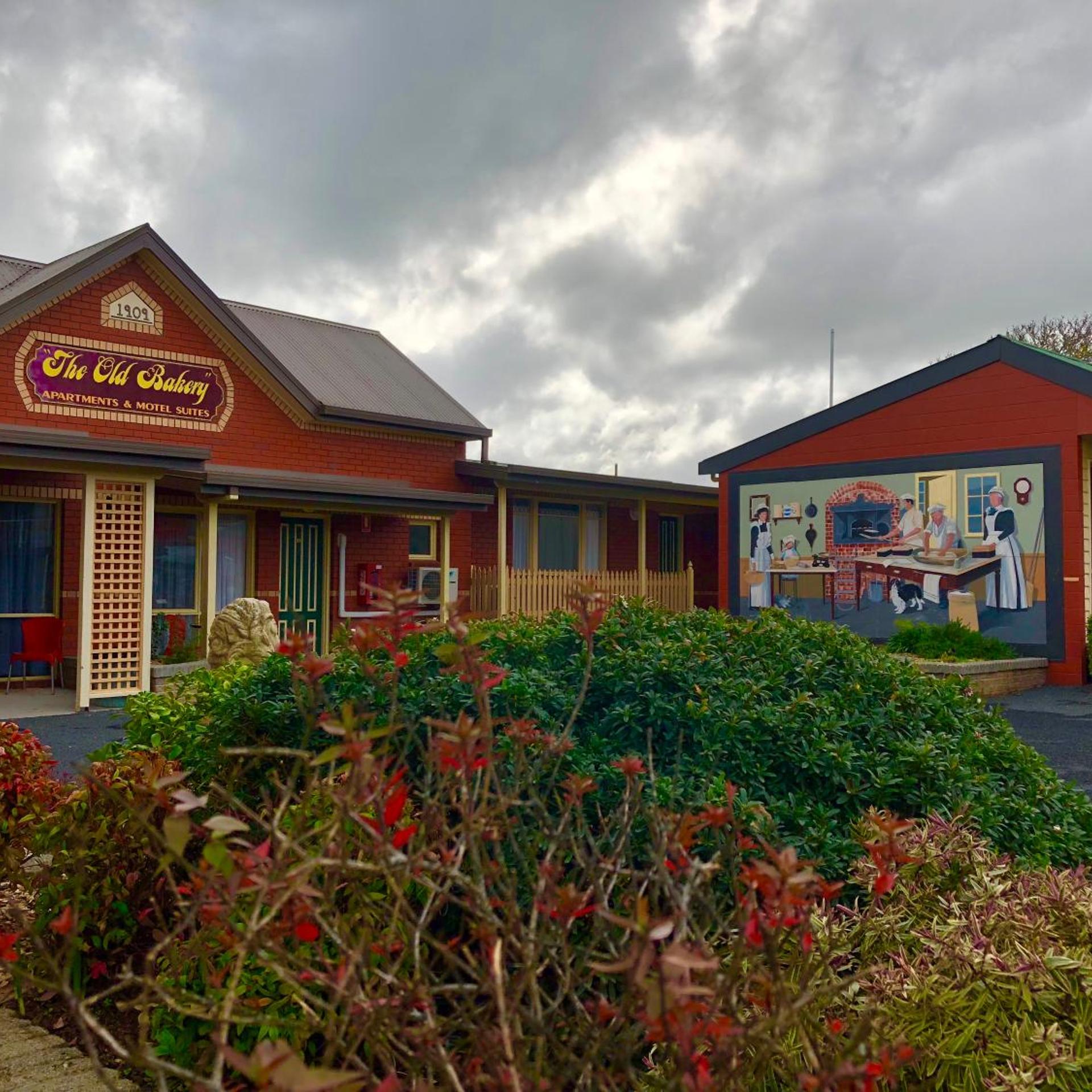 SHEFFIELD MOTOR INN 6/43