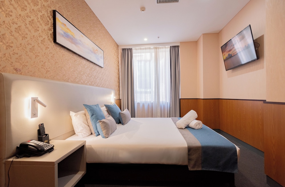 Executive, Family, Queen and Twin Beds