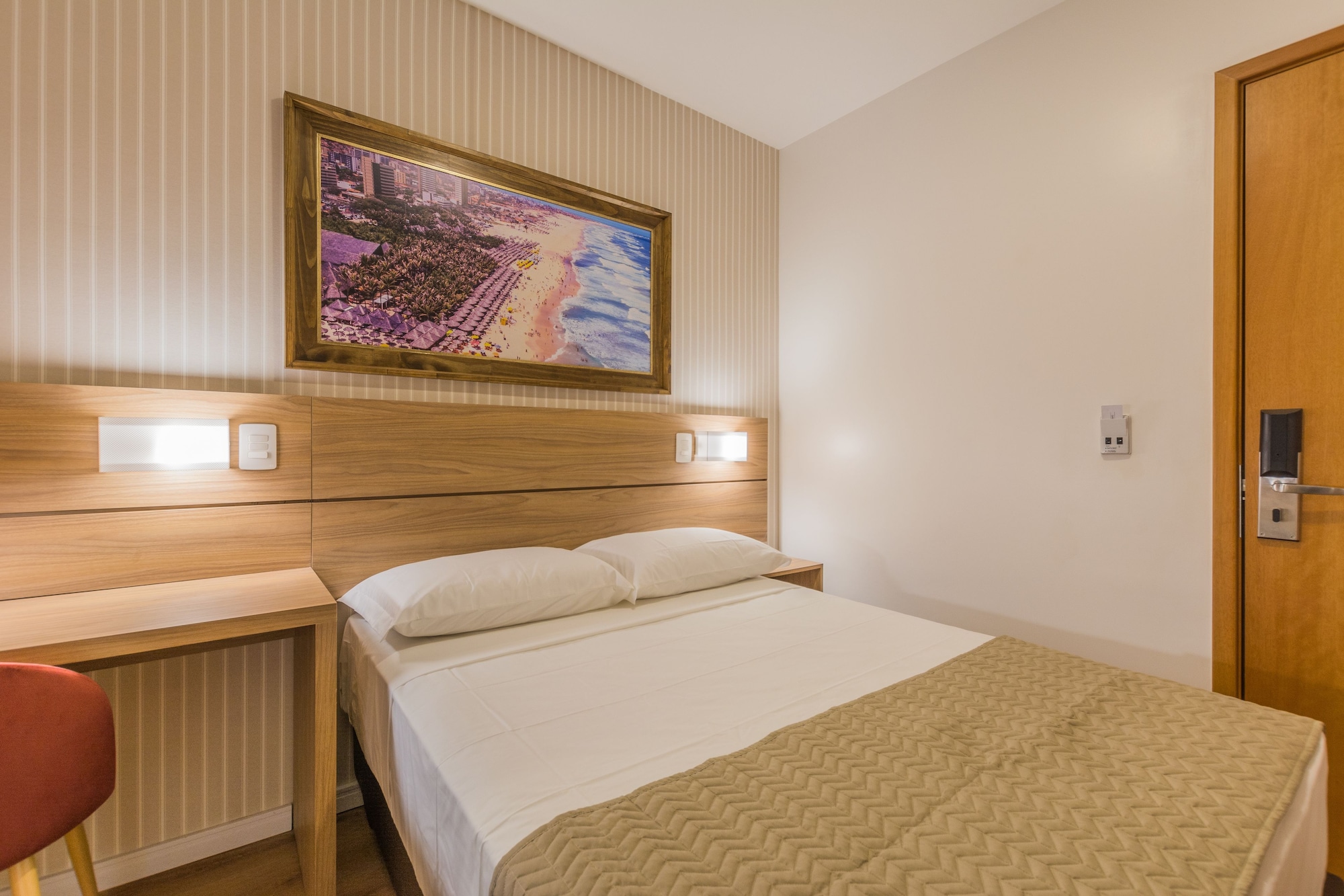 EXECUTIVE DOUBLE BED