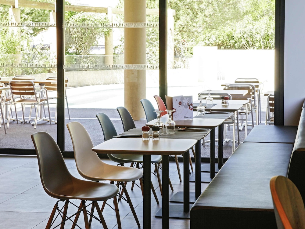 Ibis Hyeres Centre 28/50